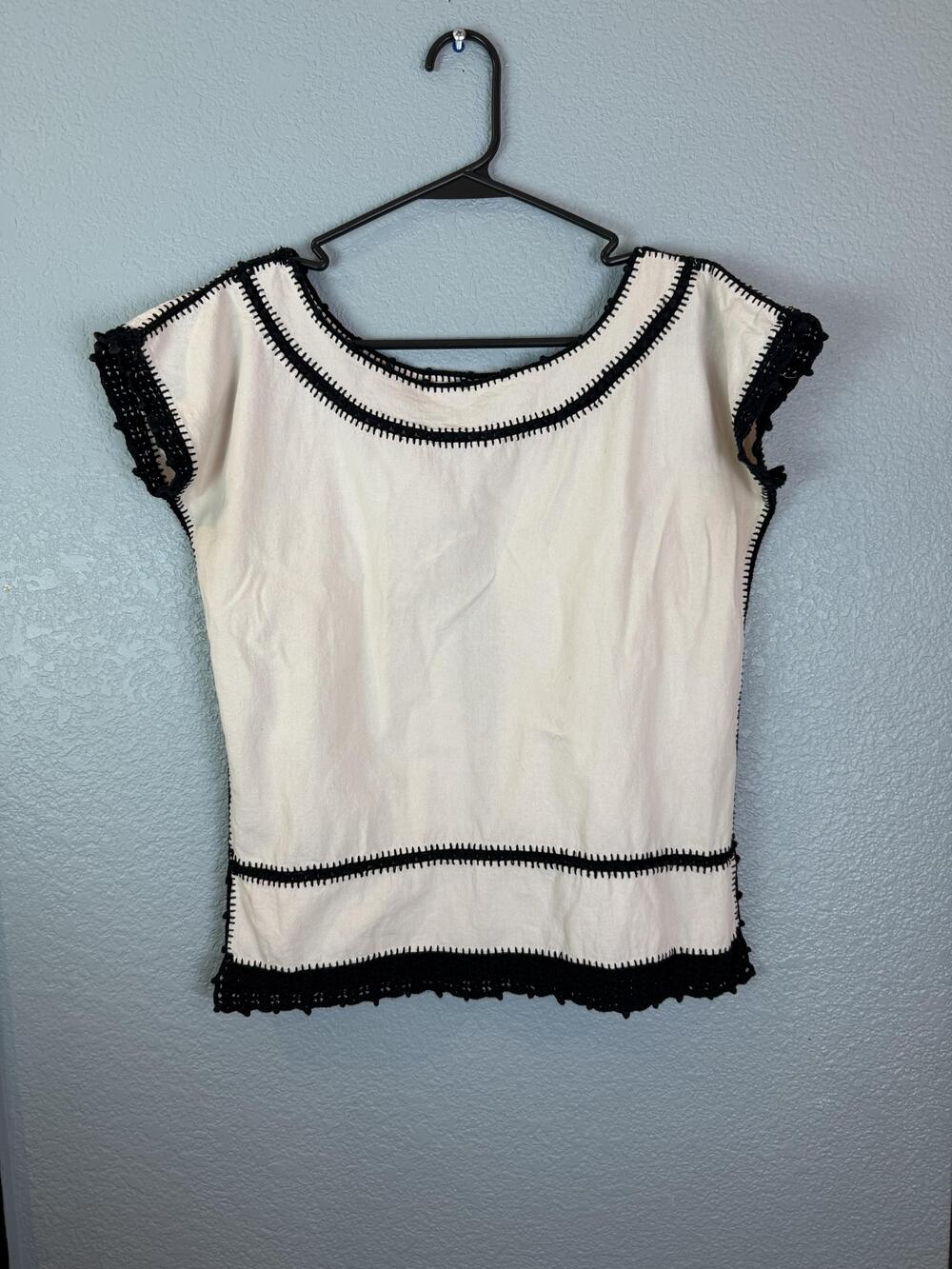 Lobos Del Mar Shirt Womens Medium White Black Crochet Trim Mexico Boho Top